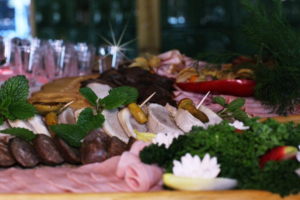 Hotel Zornica Poczesna Екстериор снимка